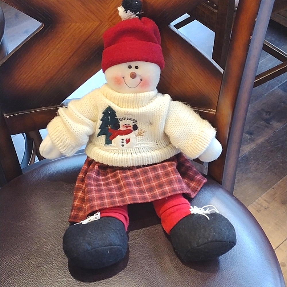 Primitive Christmas Snowman (snow woman)